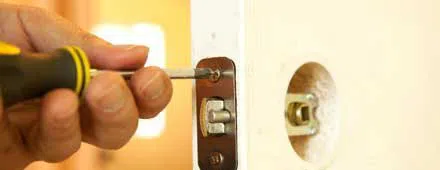 Affordable Locksmith Services Downey, CA 562-263-5448 - 24-hour-lock-key-01